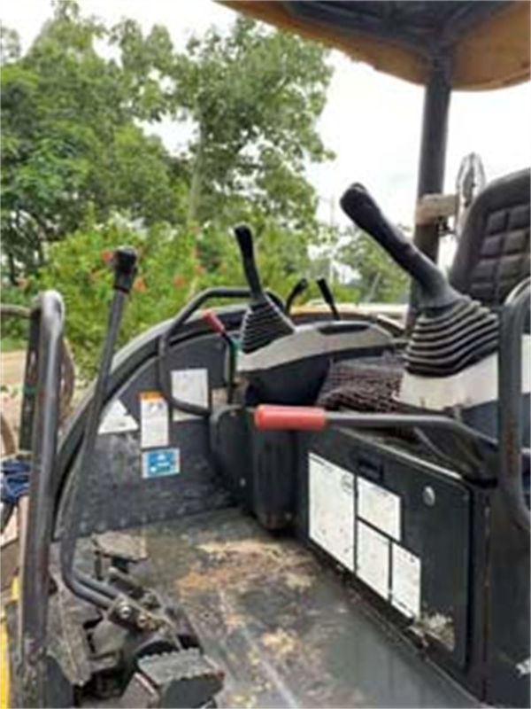 3 ton kullanılmış Japonya yüksek kaliteli Komatsu pc 30 MR sürükleyici kazıcı daha kısa çalışma saatleri ile