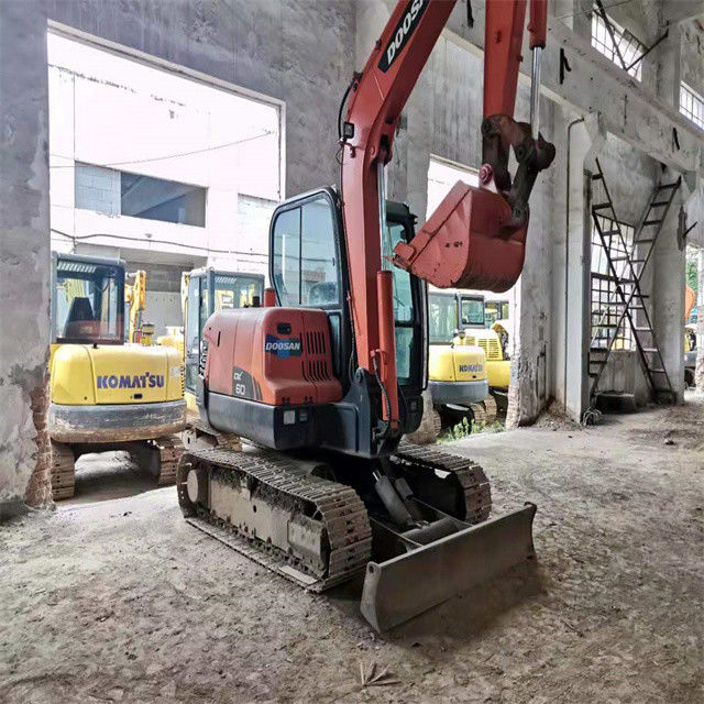 Çalışmaya hazır ve deneyimli kullanılmış Kore ithal 6 ton Doosan DX 55 iyi durumda