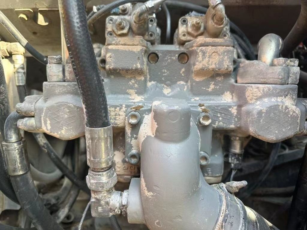 21 tonluk kullanılmış kazık makinesi iş için hazır ve deneyimli Kore ithalatı Hitachi 210-3 İyi durumda