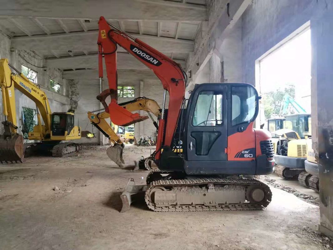6 ton iş için hazır ve deneyimli Kore ithal DOOSAN DX60 kullanılmış iyi durumda