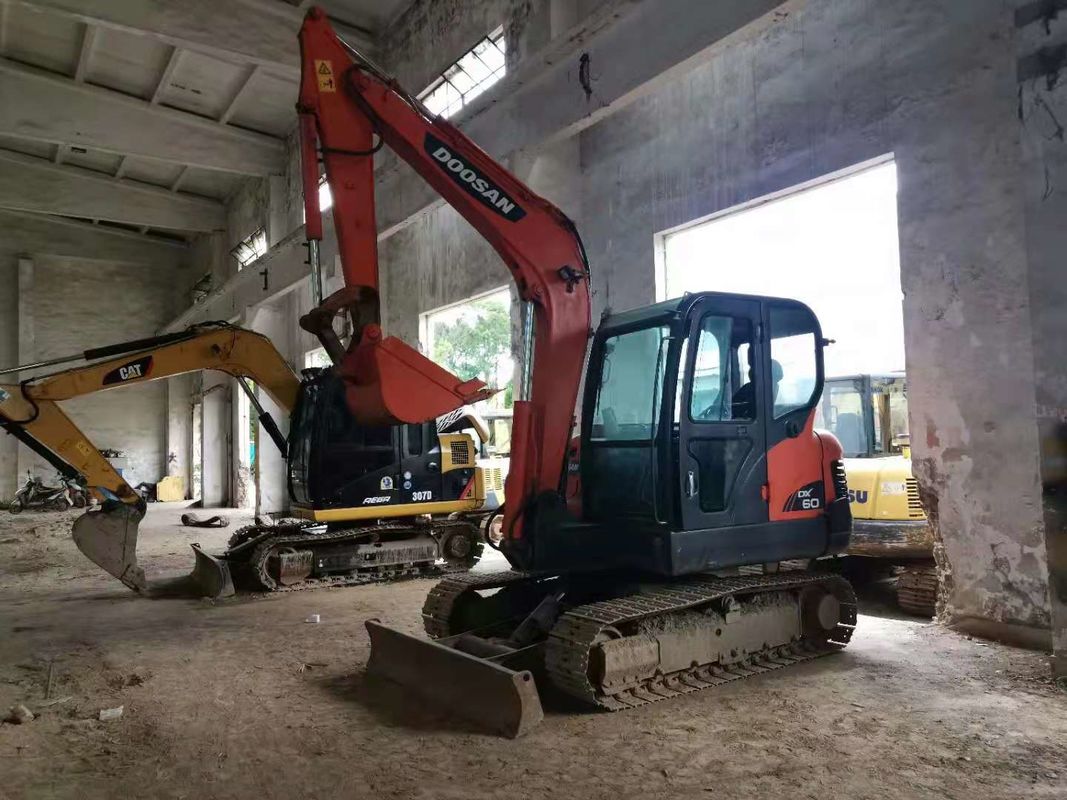 6 ton iş için hazır ve deneyimli Kore ithal DOOSAN DX60 kullanılmış iyi durumda