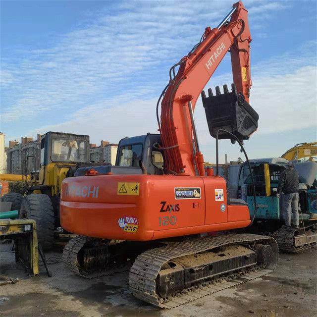 12.5 tonluk mini, işe hazır ve Japon Hitachi ZX 120'yi iyi durumda getirmiş.