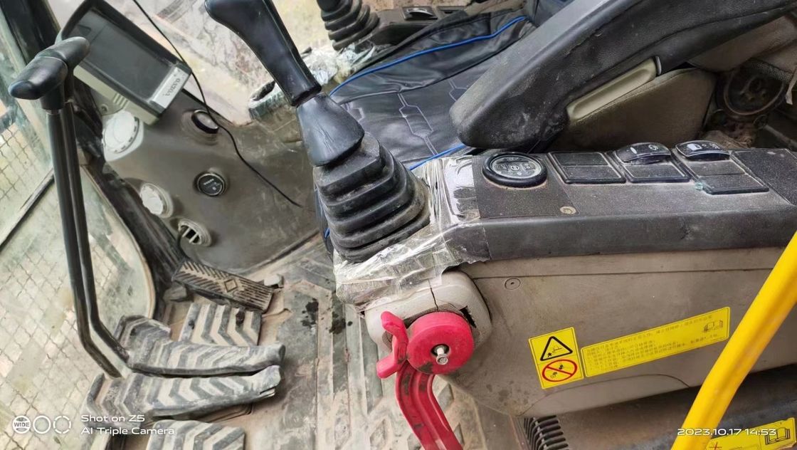 İsveç yüksek kaliteli Volvo EC350DL sürünen kazma makinesini neredeyse yeni kullanıyor