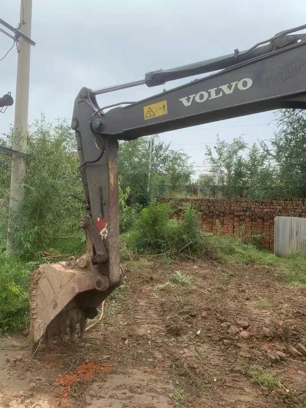 İsveç yüksek kaliteli Volvo EC80D sürünen kazma makinesini ithal etti.