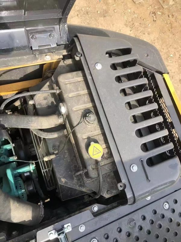 İsveç yüksek kaliteli Volvo EC140D sürünen kazma makinesini ithal etti.