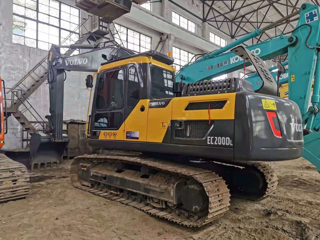İsveç yüksek kaliteli Volvo EC200DL sürünen kazma makinesini ithal etti neredeyse yeni %100 hazır