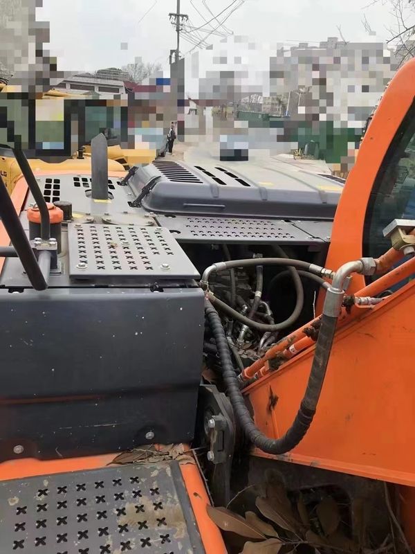 15 tonluk Kore, % 90 yeni Doosan DX 140W kullanılmış yüksek kaliteli ve en iyi performanslı tekerlekli kazık makinesi ithal etti.