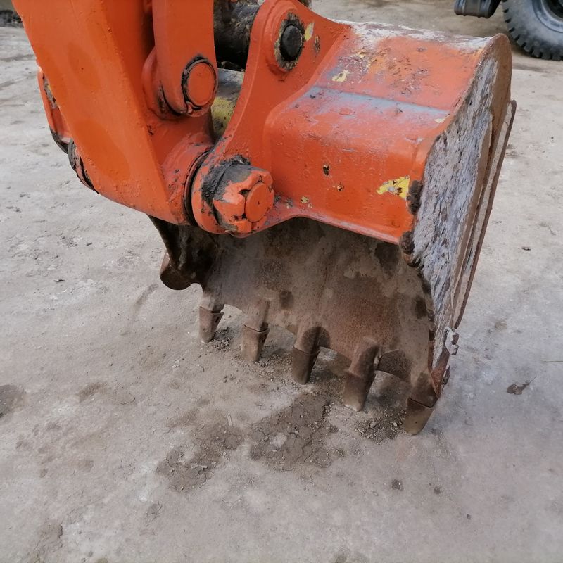 5 tonluk Kore, % 90 yeni Doosan DX 60W kullanılmış yüksek kaliteli ve en iyi performanslı tekerlekli kazık makinesi ithal etti.