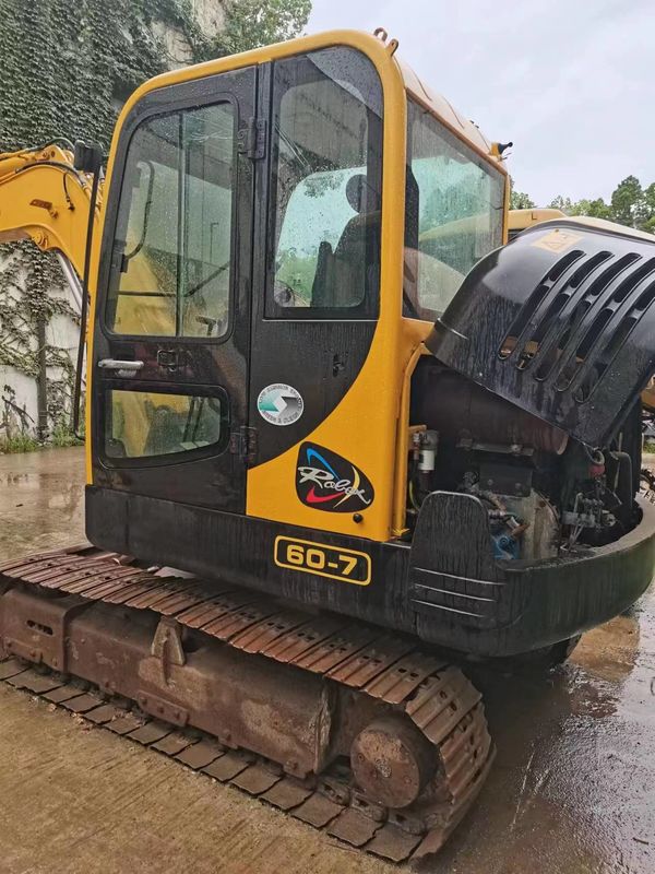 Kullanılmış Hyundai R60 Kovası Kapasitesi Max. 0.18 M3 5.6m Nakliye uzunluğu