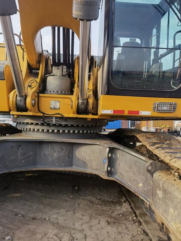 Alınan Liebherr R966, işe hazır ve iyi durumda.