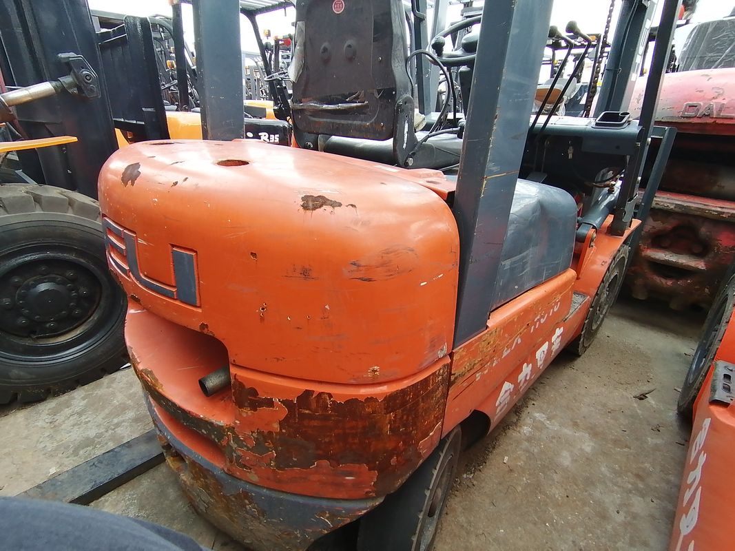 Kullanılmış kompakt elektrikli çatal kaldırıcı HELI CPCD15 Çatal kaldırıcı Motor gücü 1,5 ton