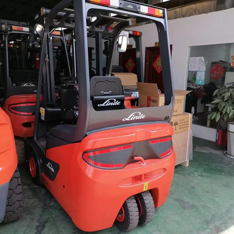 Çince Kullanılmış kompakt elektrikli çatal kaldırıcı Linde CPDT Çatal kaldırıcı Motor gücü 1.5-2 ton