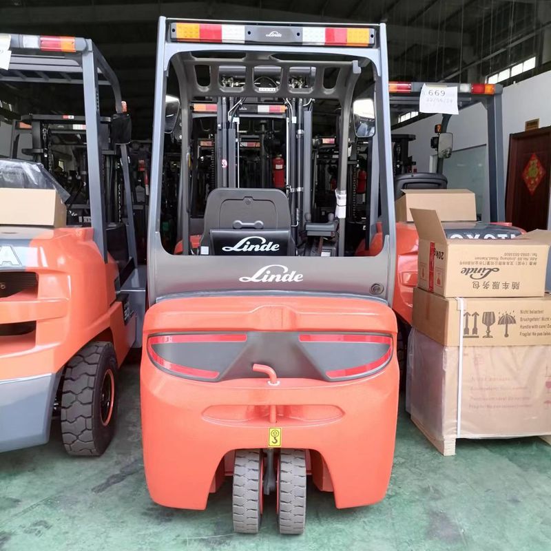 Çince Kullanılmış kompakt elektrikli çatal kaldırıcı Linde CPDT Çatal kaldırıcı Motor gücü 1.5-2 ton