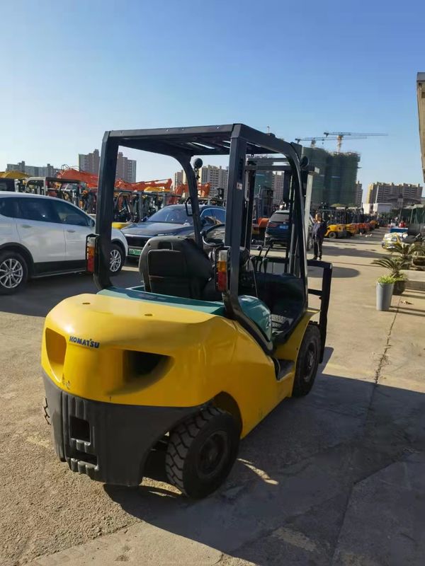 Japonya Kullanılan kompakt elektrikli forklift Komatsu 2.5 ton Forklift Motor gücü
