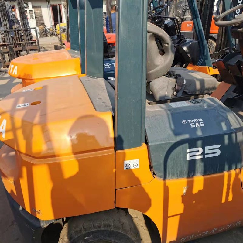 Japonya Kullanılmış kompakt elektrikli forklift TOYOTA 2.5 ton Forklift Motor gücü