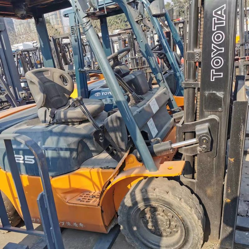 Japonya Kullanılmış kompakt elektrikli forklift TOYOTA 2.5 ton Forklift Motor gücü