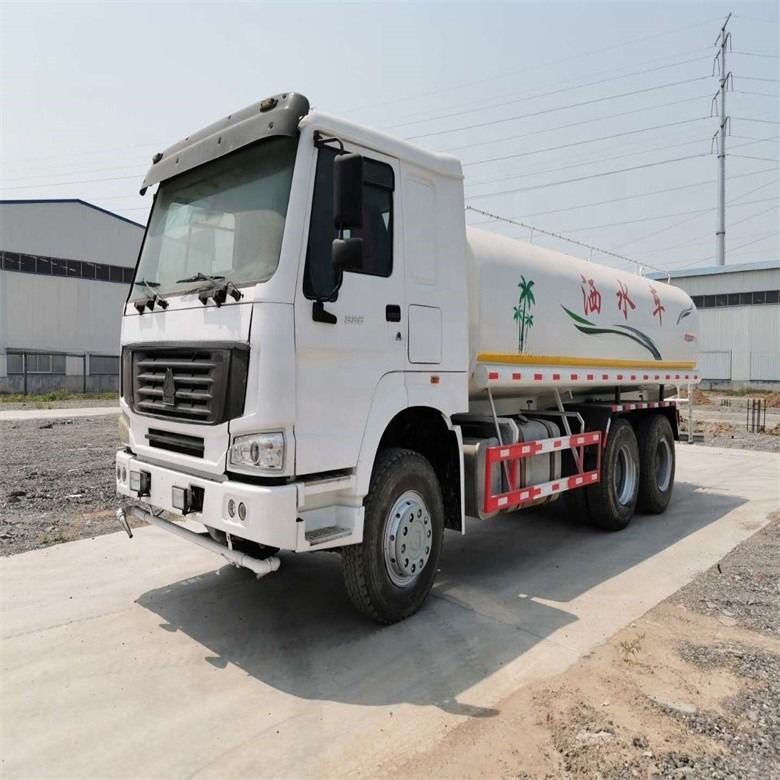 Sino Kamyon HOWO 6x4 Su Kamyonu 12-16m Serpilme Alanı 25000kg Brüt Araç Ağırlığı