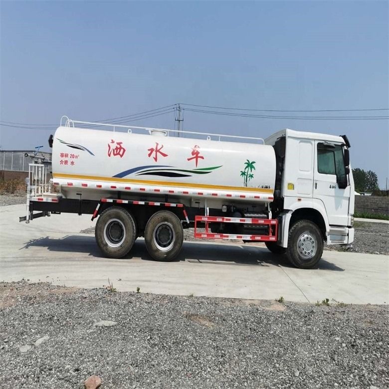 Karbon çelik tank Isuzu Howo Su Kamyonu Mükemmel durum Japon ithal ikinci el