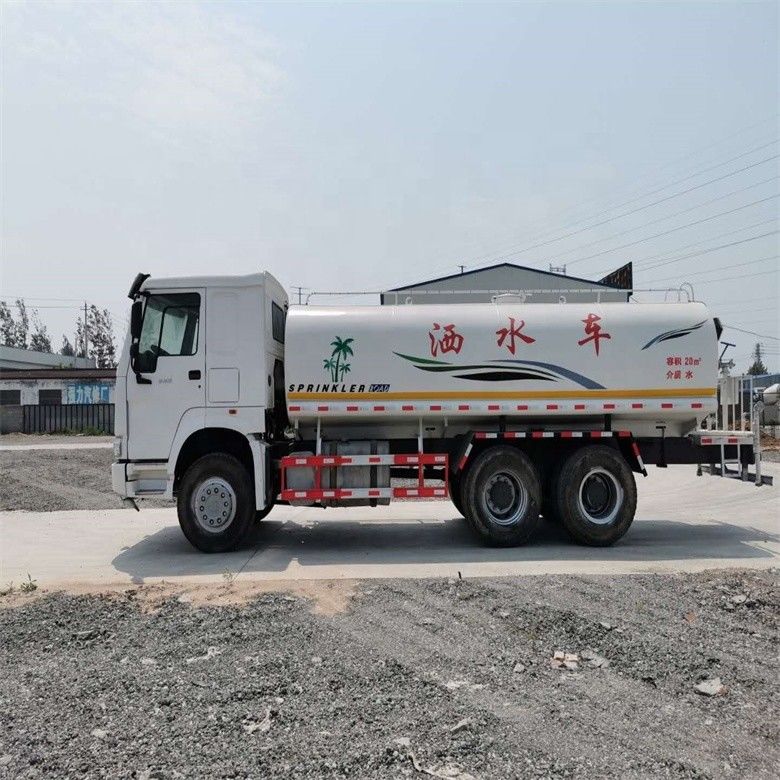 Karbon çelik tank Isuzu Howo Su Kamyonu Mükemmel durum Japon ithal ikinci el