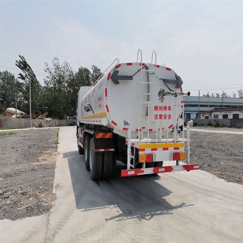 Karbon çelik tank Isuzu Howo Su Kamyonu Mükemmel durum Japon ithal ikinci el