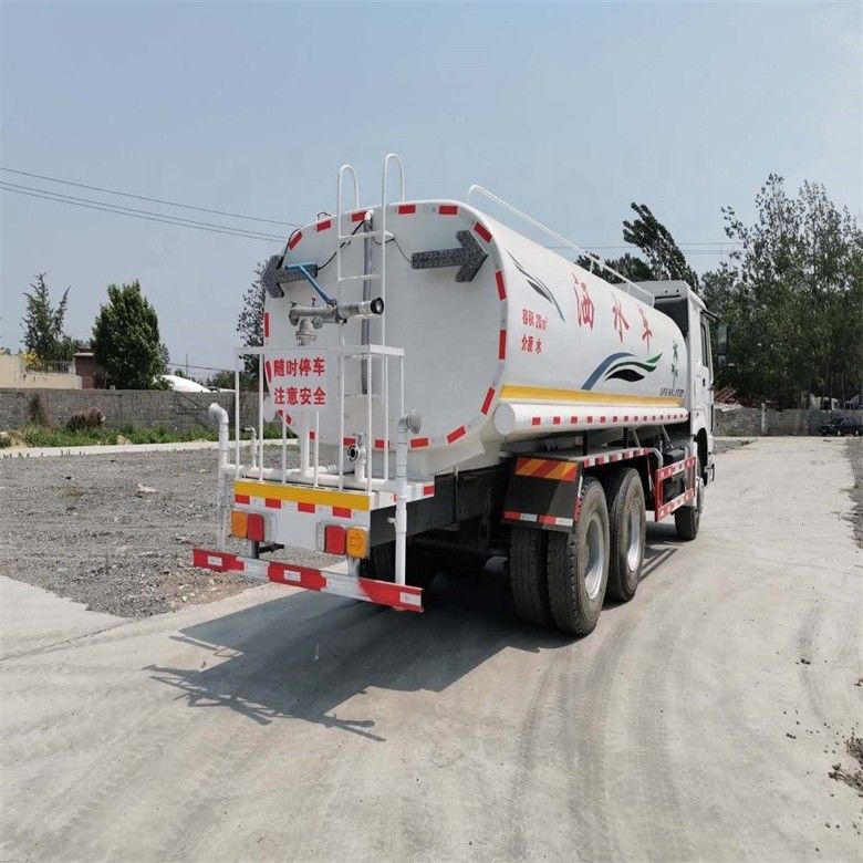 Karbon çelik tank Isuzu Howo Su Kamyonu Mükemmel durum Japon ithal ikinci el