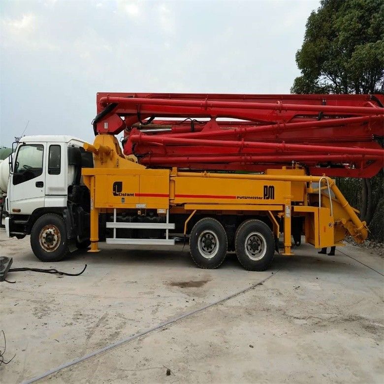 Sarı Kullanılmış Şasi Putzmeister Beton Pompa Kamyonu 37 Metre 12M3/H verimlilik