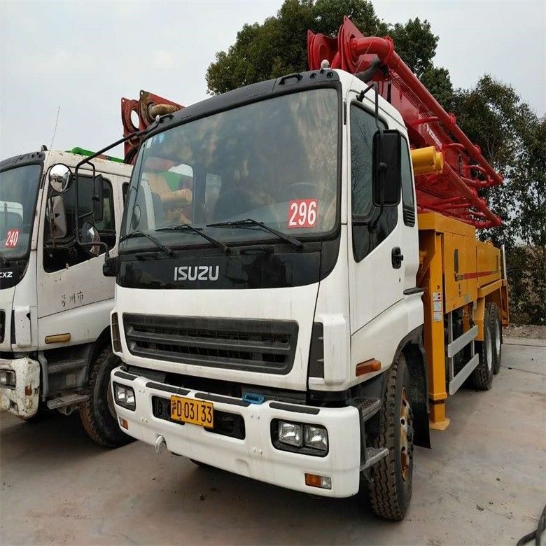 Sarı Kullanılmış Şasi Putzmeister Beton Pompa Kamyonu 37 Metre 12M3/H verimlilik