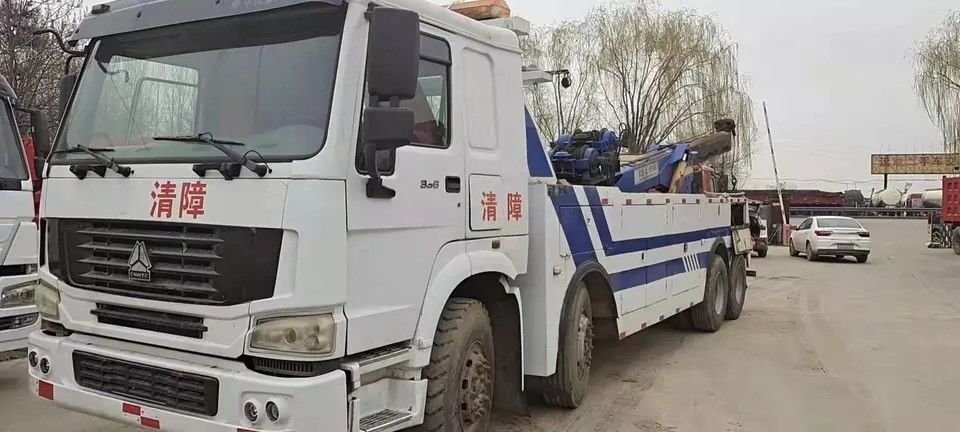4x2/6x2/6x4/8x4/8x6/4x4/6x6 Yüksek Güçlü Sürüş Tipi Çöpçatan Kamyon