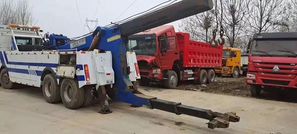 4x2/6x2/6x4/8x4/8x6/4x4/6x6 Yüksek Güçlü Sürüş Tipi Çöpçatan Kamyon