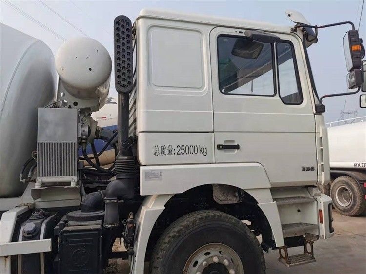 İkinci El Shacman F3000 Beton Çimento Karıştırıcı Kamyonu 20 r / min Karıştırma Davul Hızı ile