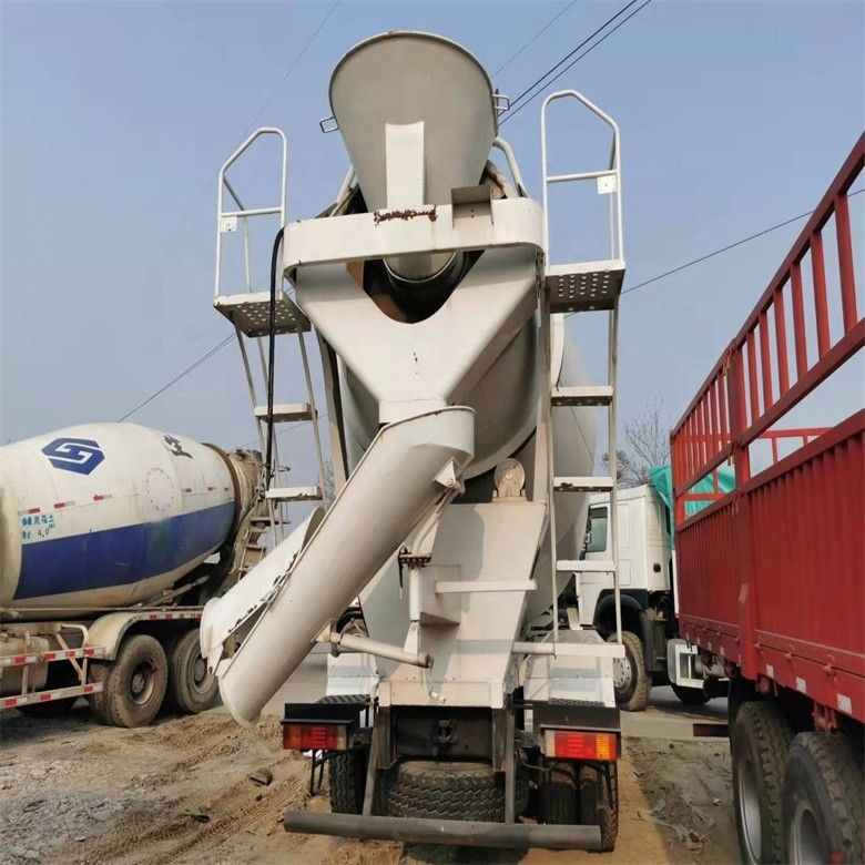 İkinci El Shacman F3000 Beton Çimento Karıştırıcı Kamyonu 20 r / min Karıştırma Davul Hızı ile