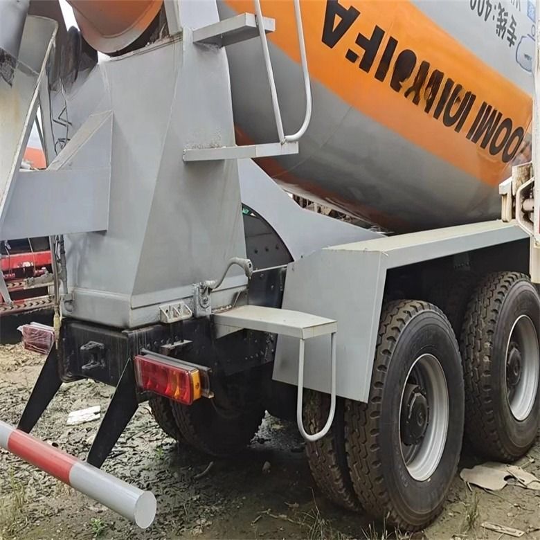 İnşaat İşleri 6*4 Howo Çimento Kamyonu Karıştırıcı 371 Hp 375hp Karıştırma Gücü