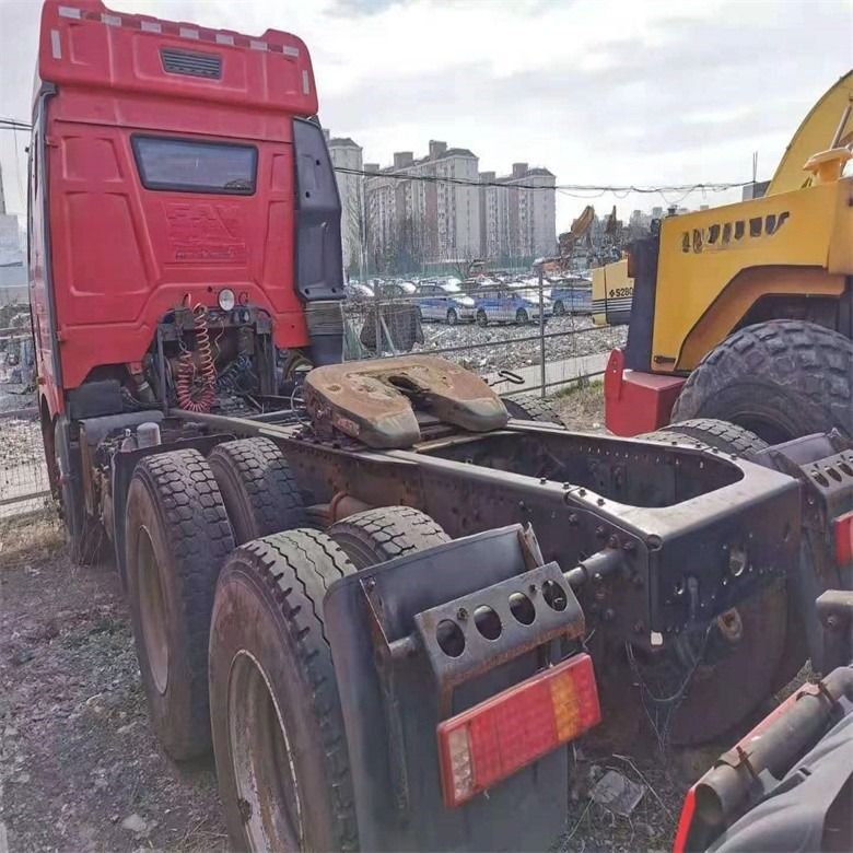 10 İleri Devriye Numarası Kullanılan Faw Traktör Ağır Kamyon 6*4 Multimedia Sistemiyle