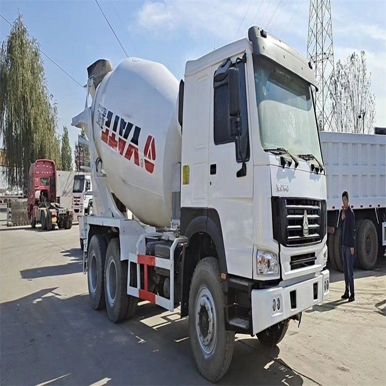 7M3/Saat Üretkenlik Kullanılan HOWO Beton Karıştırma Kamyonu 6*4 371HP 375HP iyi durumda