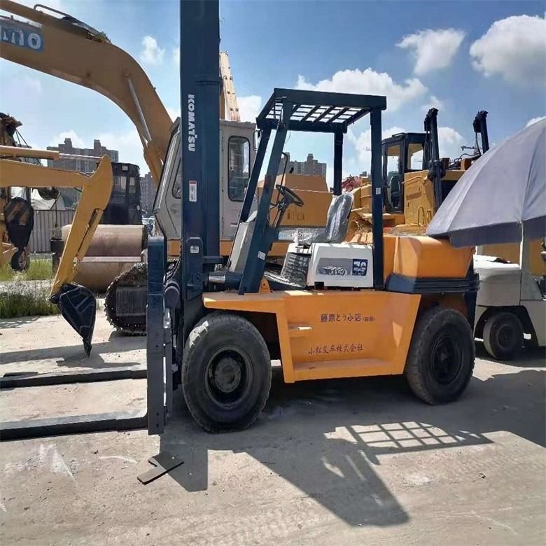 İkinci El Japonya Yapımı Komatsu FD70 Dizel Çatal 7000 kg yükleme kapasitesi ile