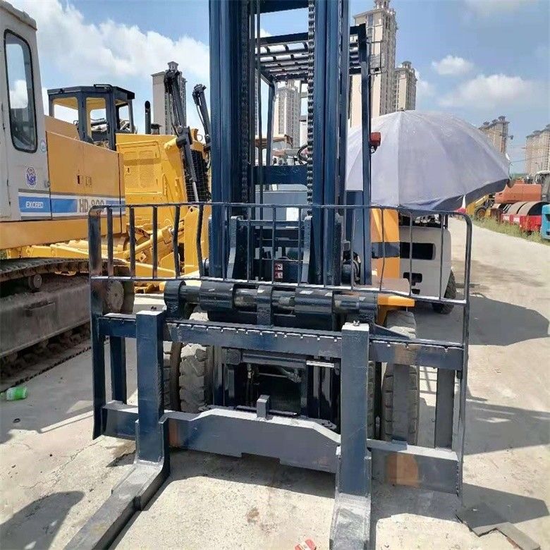 İkinci El Japonya Yapımı Komatsu FD70 Dizel Çatal 7000 kg yükleme kapasitesi ile