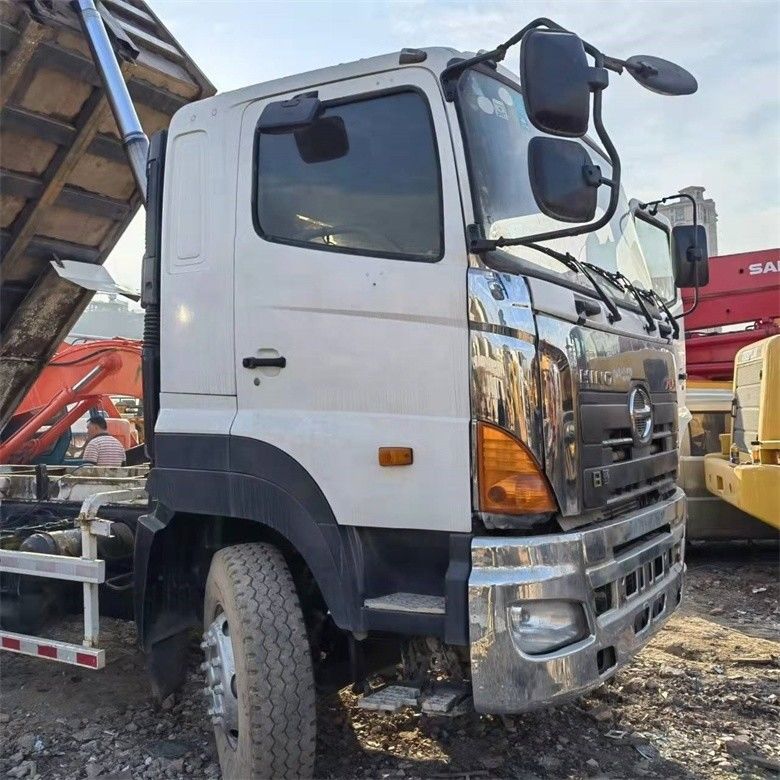 Kullanılan Multimedia Sistemi HINO 6*4 Ağır İş 700 Ağır İnşaat için Çöp Kamyonu