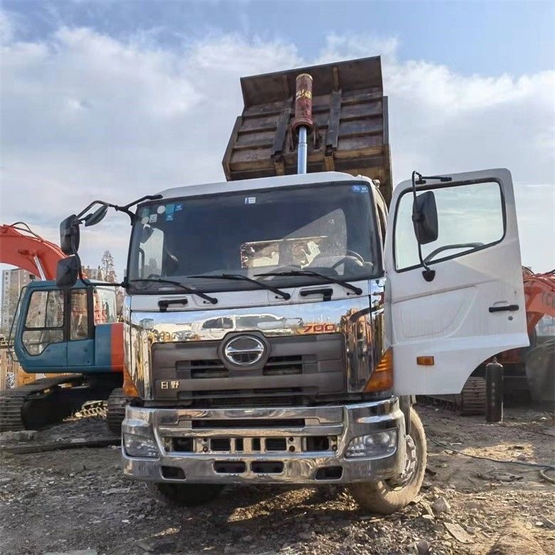 Kullanılan Multimedia Sistemi HINO 6*4 Ağır İş 700 Ağır İnşaat için Çöp Kamyonu
