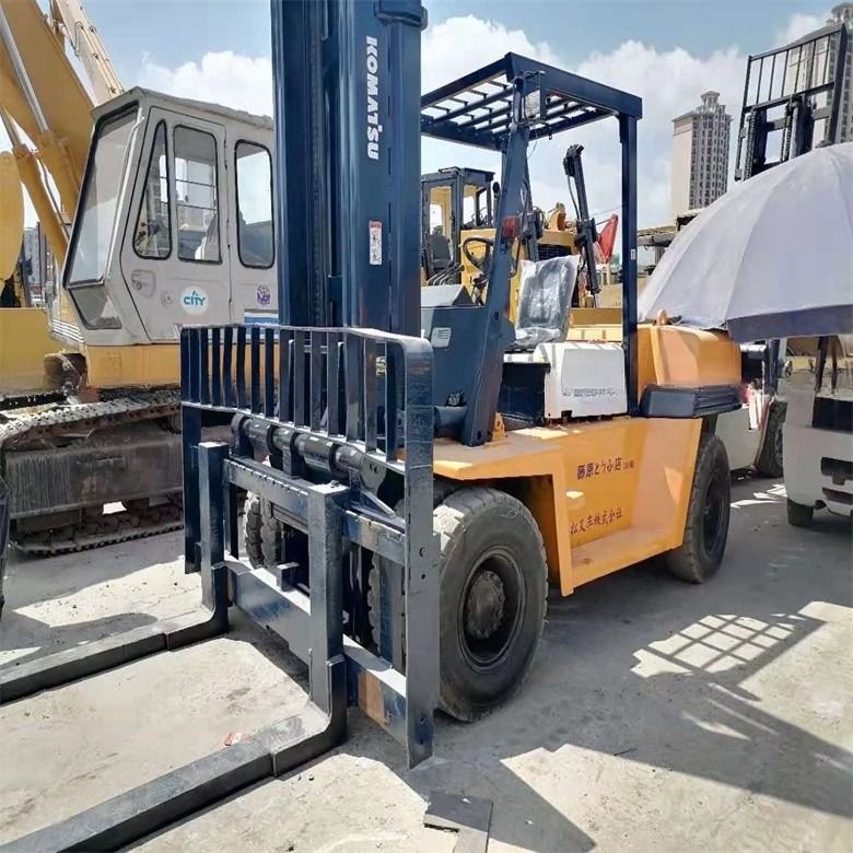 6D95L motor tipi Japonya yapımı Alışveriş için iyi durumda 7 tonluk Komatsu çatal kaldırıcı