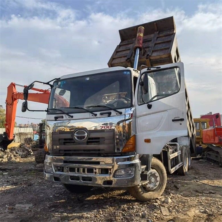 İkinci el Japonya Hino Kullanılmış YUCHAI Motoruyla Çöp Kamyonları 2020 Çalışma Saatlerinde