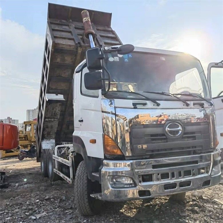 İkinci el Japonya Hino Kullanılmış YUCHAI Motoruyla Çöp Kamyonları 2020 Çalışma Saatlerinde