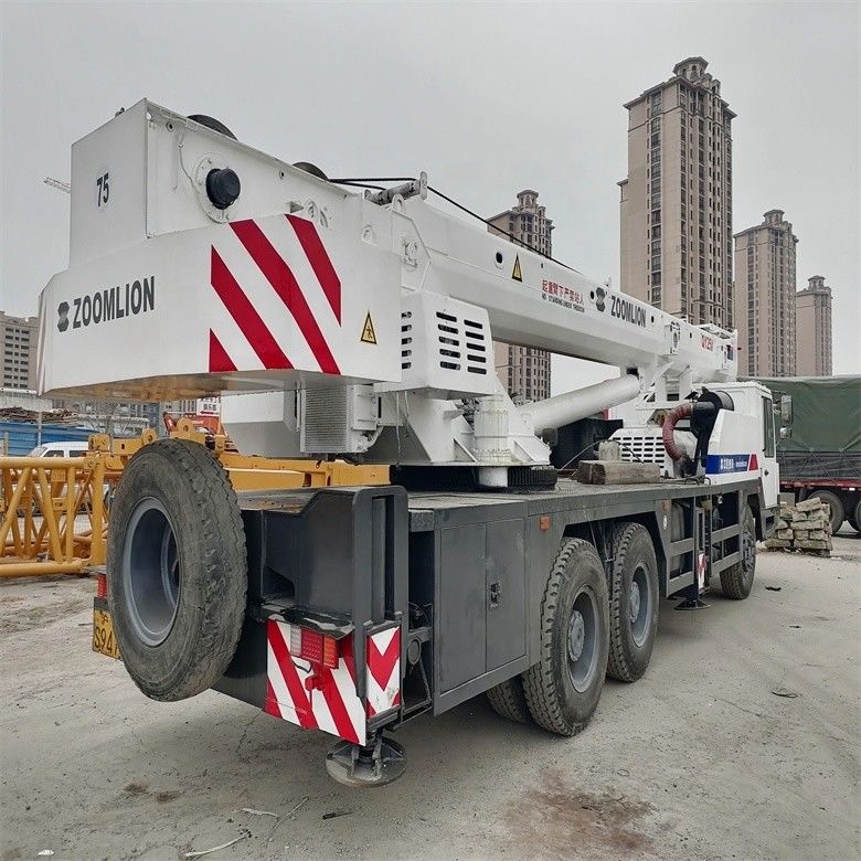30 ton 25 ton kullanılmış Zoomlion vinci uygun fiyatlı perakende için mükemmel durumda