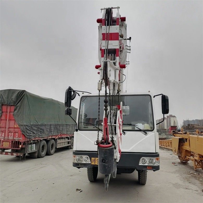 30 ton 25 ton kullanılmış Zoomlion vinci uygun fiyatlı perakende için mükemmel durumda