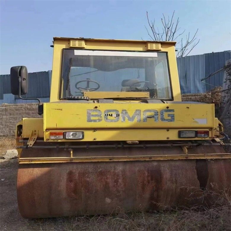 10 ton çalışma ağırlığı kullanılmış BOMAG BW 202 AHD-2 yol rulo ve performans garantilidir