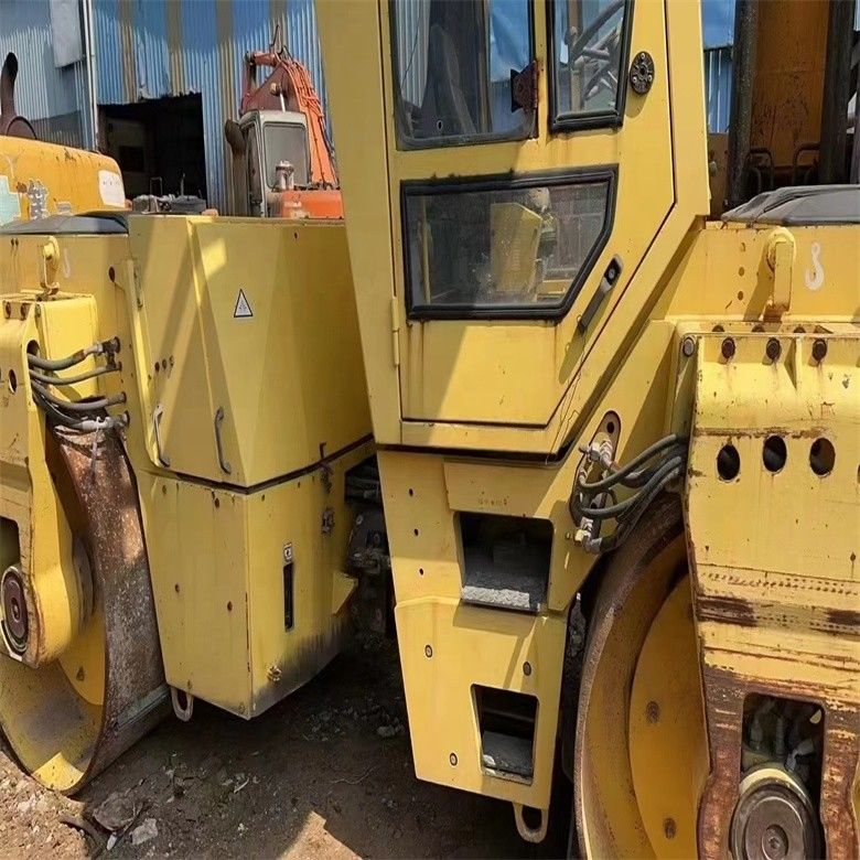 10 ton çalışma ağırlığı kullanılmış BOMAG BW 202 AHD-2 yol rulo ve performans garantilidir