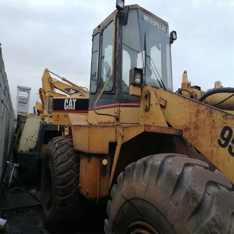 Caterpillar 950F 17 tonluk tekerlekli yükleyici 6.6 litrelik hacim ve 3200-3300 çalışma saati