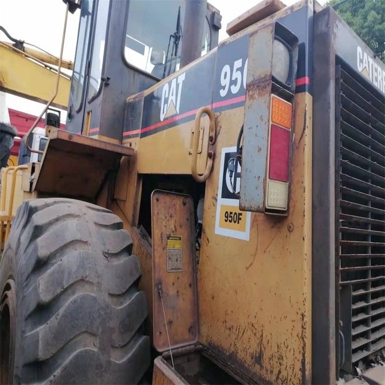 Caterpillar 950F 17 tonluk tekerlekli yükleyici 6.6 litrelik hacim ve 3200-3300 çalışma saati