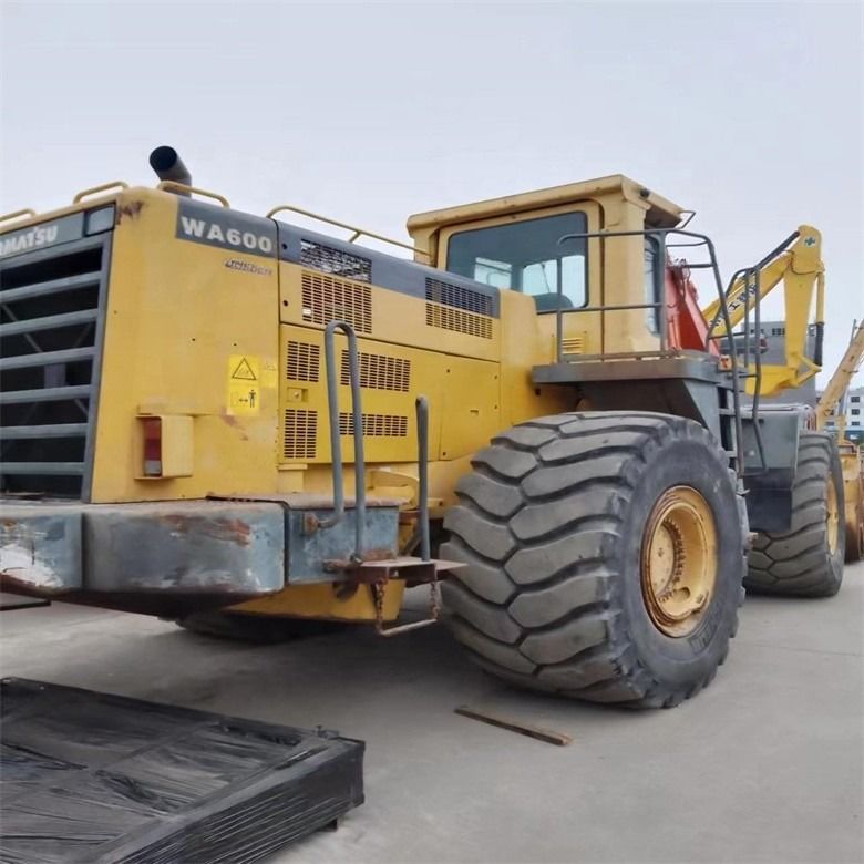 Düşük Çalışma Saatleri WA600-6 Japonya'dan 44000-44500 kg ağırlıklı tekerlekli yükleyici