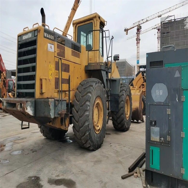 Düşük Çalışma Saatleri WA600-6 Japonya'dan 44000-44500 kg ağırlıklı tekerlekli yükleyici