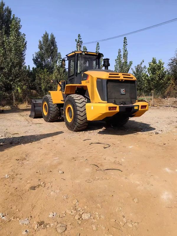 Liugong 856H 5 tonluk tekerlekli yükleyici 6 silindir 1.8-5.6 m3 1 yıl için kova kapasitesi